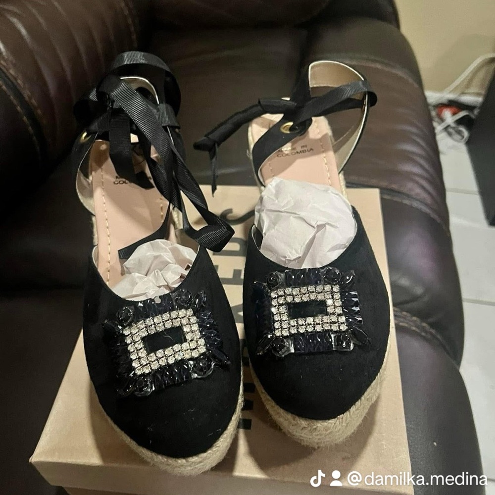 Elegant Black Espadrille Wedges